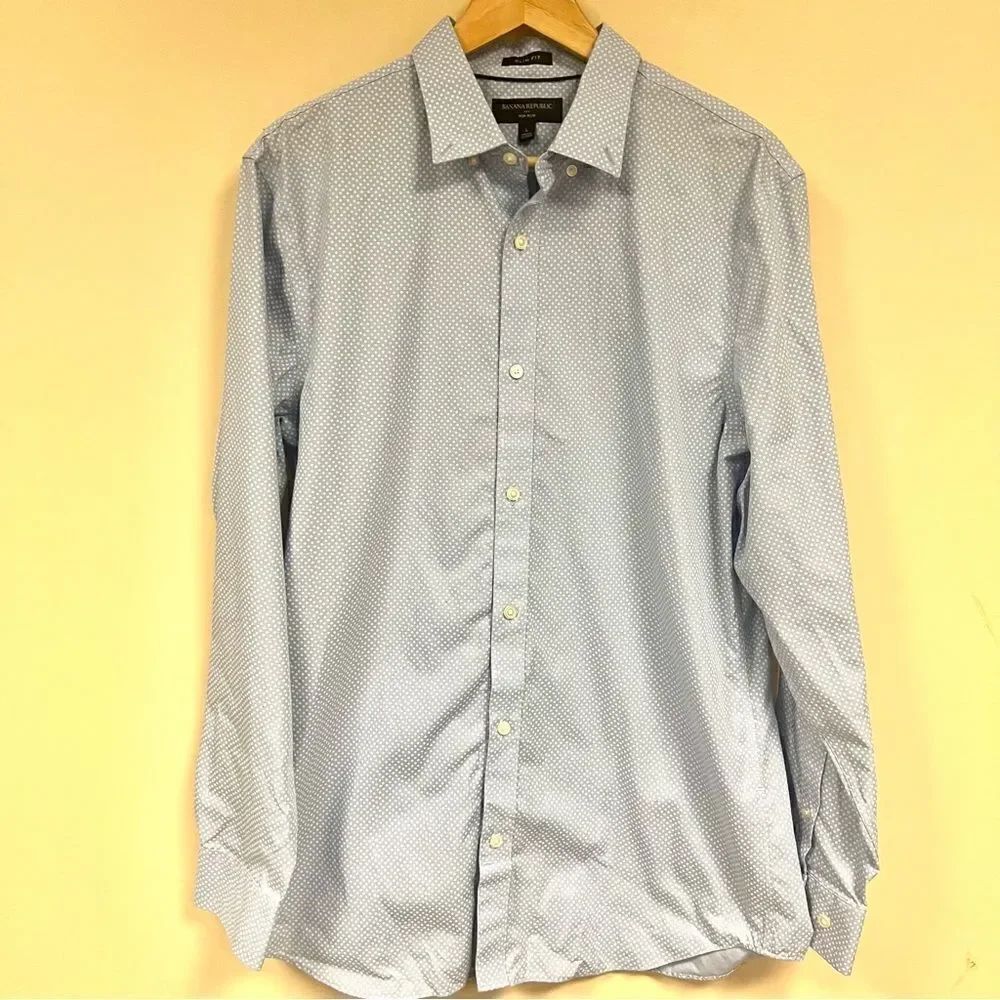 Banana Republic light blue patterned button down L